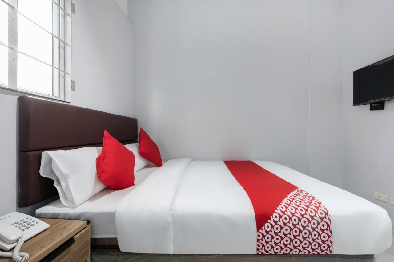Super Oyo 515 Finnex Hotel Mandaluyong Dış mekan fotoğraf